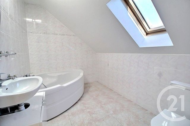 maison à louer - 4 pièces - 108.45 m2 - VETRAZ MONTHOUX - 74 - RHONE-ALPES - Century 21 Agence Du Lac