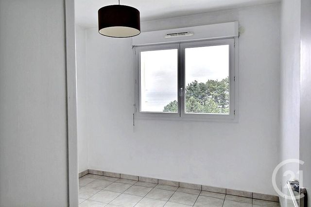 Afficher la photo en grand Appartement F3 à louer - 3 pièces - 69.12 m2 - EVIAN LES BAINS - 74 - RHONE-ALPES - Century 21 Agence Du Lac