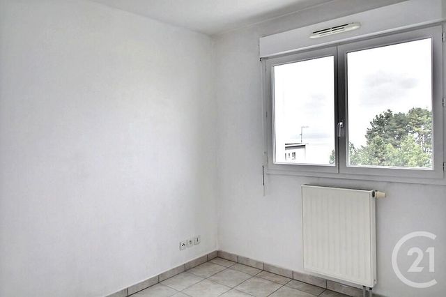 Afficher la photo en grand Appartement F3 à louer - 3 pièces - 69.12 m2 - EVIAN LES BAINS - 74 - RHONE-ALPES - Century 21 Agence Du Lac