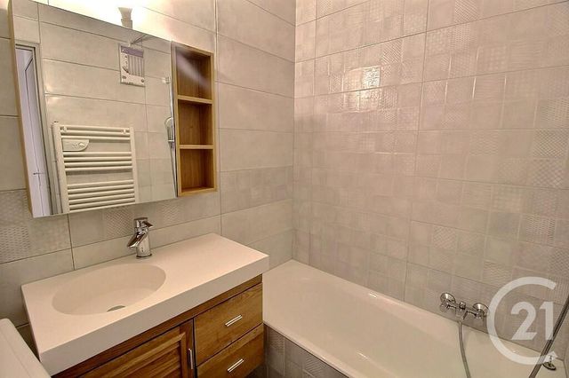 Appartement T3 à louer - 3 pièces - 61.82 m2 - THONON LES BAINS - 74 - RHONE-ALPES - Century 21 Agence Du Lac