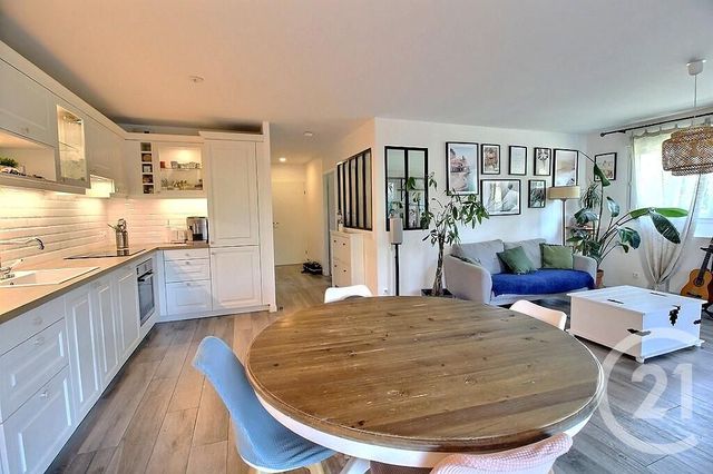 Appartement T4 à louer - 4 pièces - 85.63 m2 - VETRAZ MONTHOUX - 74 - RHONE-ALPES - Century 21 Agence Du Lac