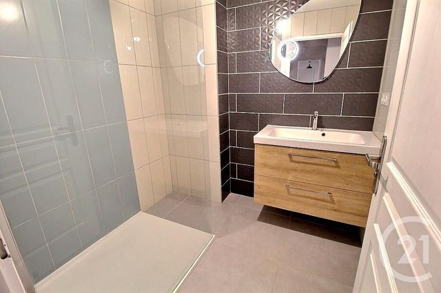 Appartement T3 à louer - 3 pièces - 64.37 m2 - THONON LES BAINS - 74 - RHONE-ALPES - Century 21 Agence Du Lac