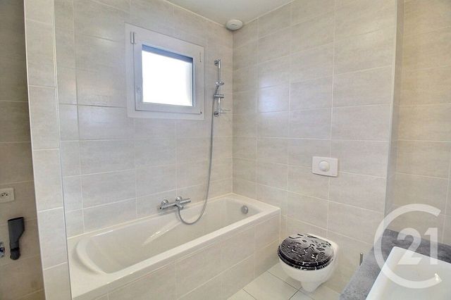 maison à louer - 4 pièces - 89.15 m2 - GAILLARD - 74 - RHONE-ALPES - Century 21 Agence Du Lac