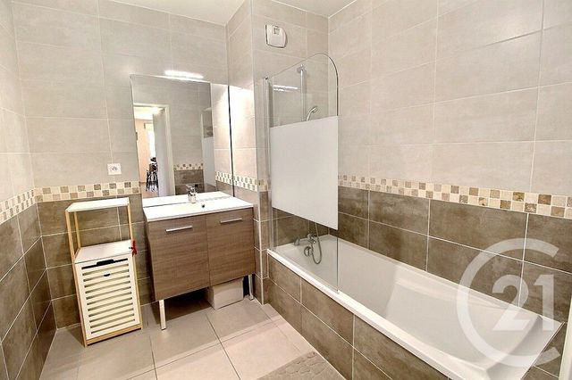 Appartement F3 à louer - 3 pièces - 68.0 m2 - THONON LES BAINS - 74 - RHONE-ALPES - Century 21 Agence Du Lac