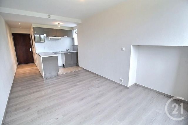 Appartement Studio à louer SCIEZ