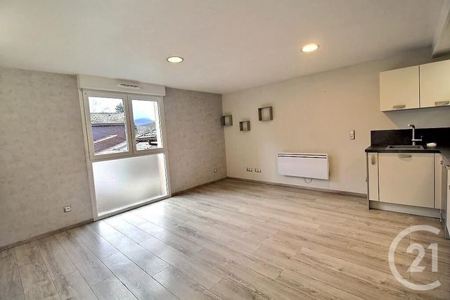 Appartement F2 à louer - 2 pièces - 45.39 m2 - SCIEZ - 74 - RHONE-ALPES - Century 21 Agence Du Lac