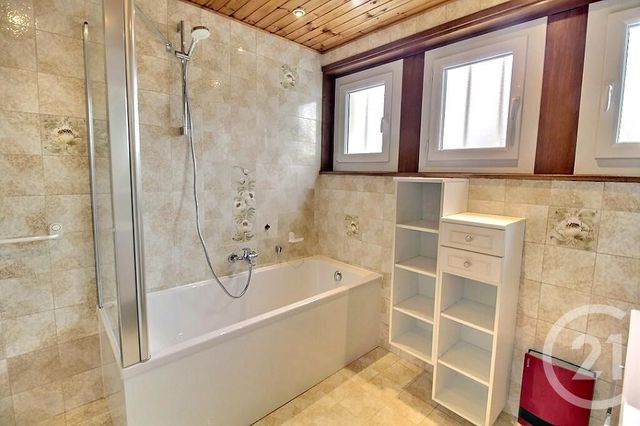 maison à louer - 7 pièces - 141.66 m2 - VEIGY FONCENEX - 74 - RHONE-ALPES - Century 21 Agence Du Lac