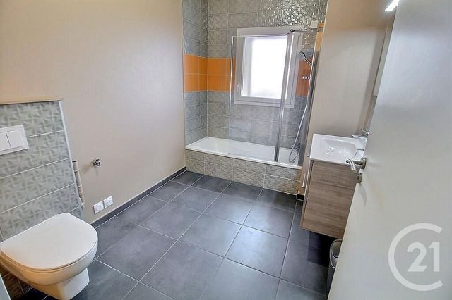 Appartement T3 à louer - 3 pièces - 47.0 m2 - EXCENEVEX - 74 - RHONE-ALPES - Century 21 Agence Du Lac