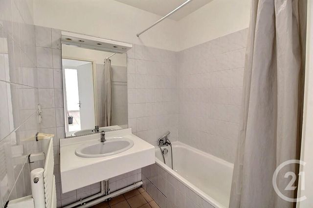 Appartement F2 à louer - 2 pièces - 54.94 m2 - GAILLARD - 74 - RHONE-ALPES - Century 21 Agence Du Lac