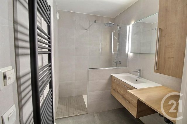 Appartement F4 à louer - 4 pièces - 82.0 m2 - CONTAMINE SUR ARVE - 74 - RHONE-ALPES - Century 21 Agence Du Lac