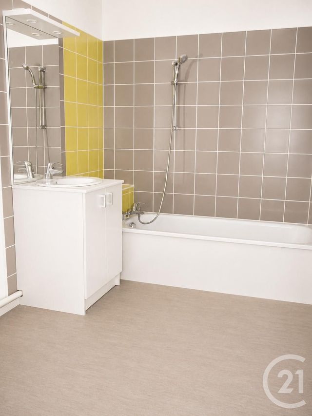 Appartement Duplex à louer - 3 pièces - 71.2 m2 - PERRIGNIER - 74 - RHONE-ALPES - Century 21 Agence Du Lac