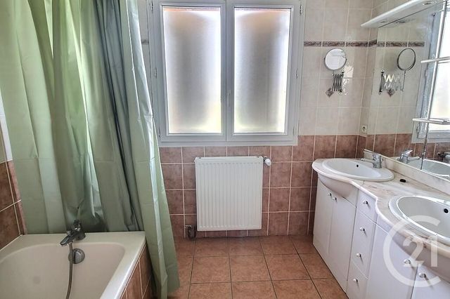 maison à louer - 4 pièces - 102.2 m2 - VEIGY FONCENEX - 74 - RHONE-ALPES - Century 21 Agence Du Lac