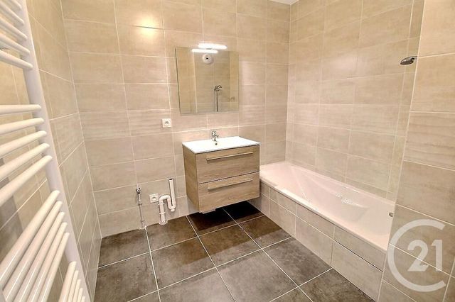 Appartement T3 à louer - 3 pièces - 63.48 m2 - MARGENCEL - 74 - RHONE-ALPES - Century 21 Agence Du Lac