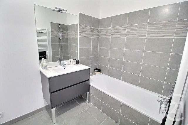 Appartement F2 à louer - 2 pièces - 45.14 m2 - THONON LES BAINS - 74 - RHONE-ALPES - Century 21 Agence Du Lac