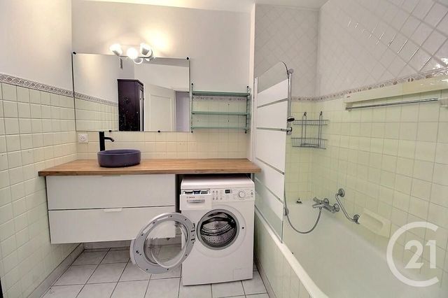Appartement T3 à louer - 3 pièces - 77.26 m2 - AMBILLY - 74 - RHONE-ALPES - Century 21 Agence Du Lac