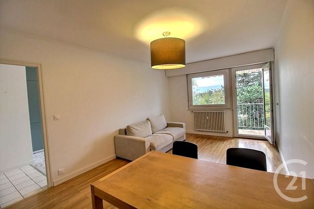 Appartement T3 à louer - 3 pièces - 77.26 m2 - AMBILLY - 74 - RHONE-ALPES - Century 21 Agence Du Lac