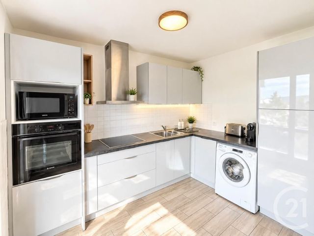 Appartement F2 à louer - 2 pièces - 47.73 m2 - GAILLARD - 74 - RHONE-ALPES - Century 21 Agence Du Lac