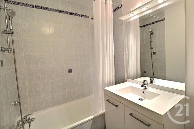 Appartement T4 à louer - 4 pièces - 78.48 m2 - SCIEZ - 74 - RHONE-ALPES - Century 21 Agence Du Lac